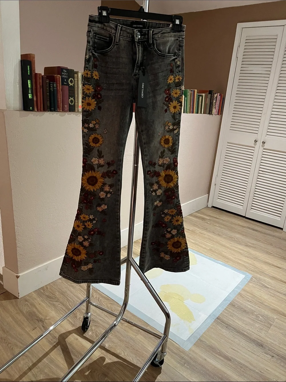 Women's Grey Flare Jeans with Sunflower Embroidery - Picture 6 of 8